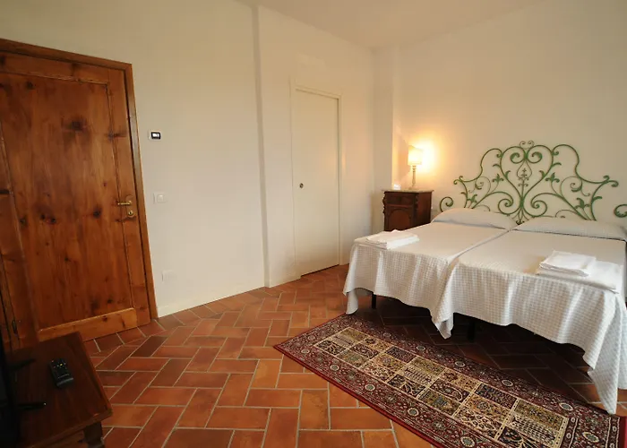 לינה וארוחת בוקר La Di Adele - Il Giardinetto 3*